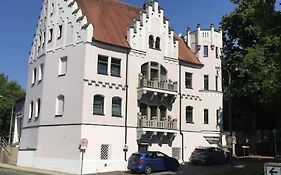 Ferienwohnung in historischer Villa mit Gartennutzung